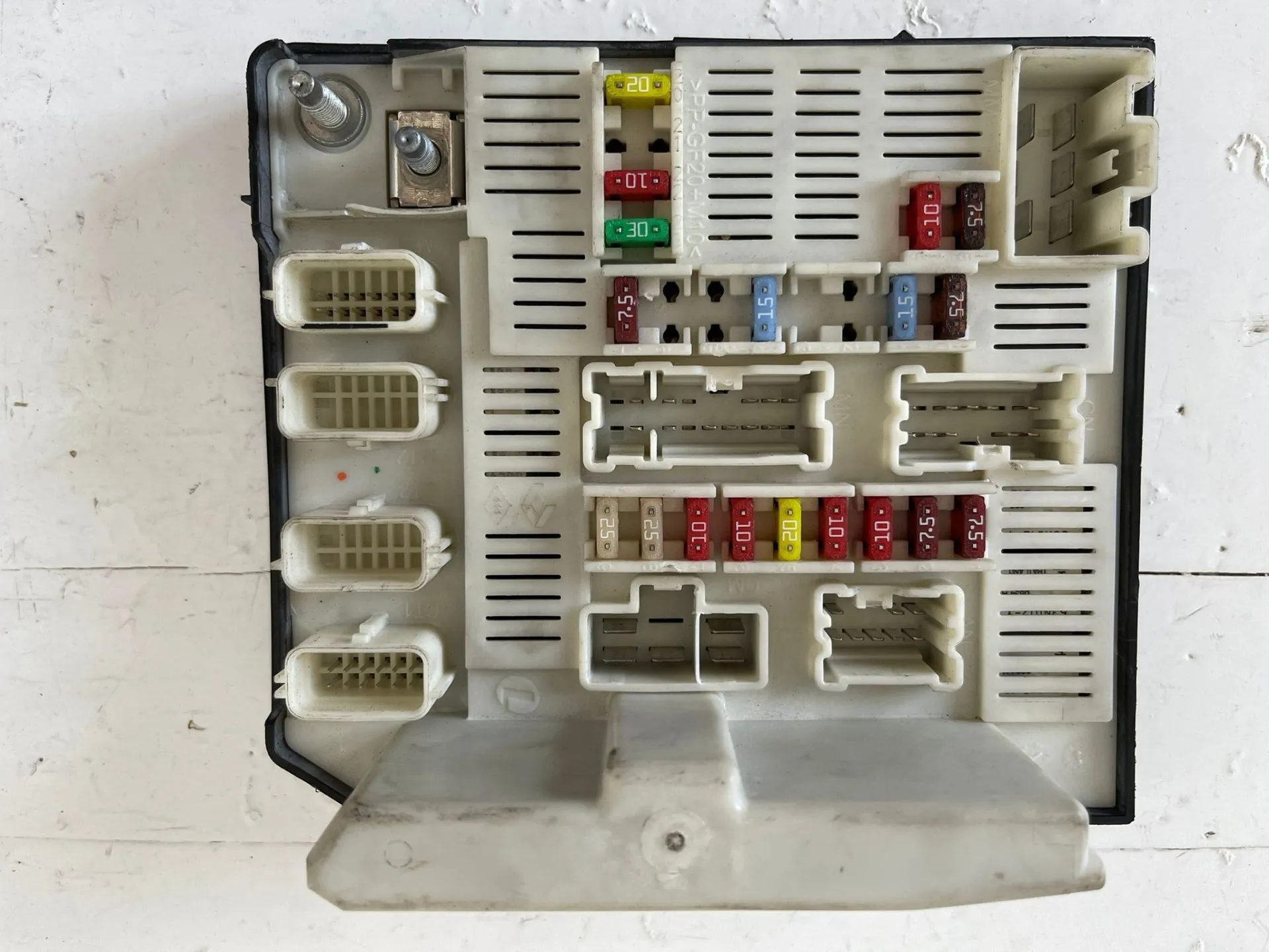 CENTRALINA PORTA FUSIBILI con codice 8200481866 da RENAULT Megane ll Serie (02>06) 1900 Diesel (2004)