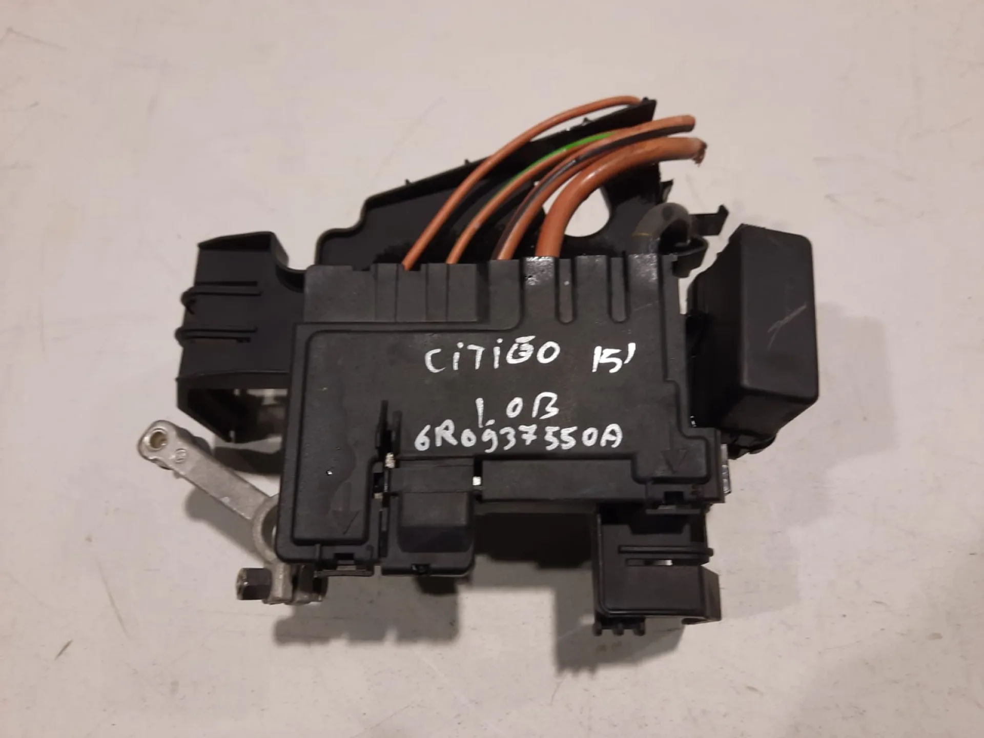Centralina Porta Fusibili Skoda Citigo del 2015 1.0 Benzina CODICE RICAMBIO : 6R0937550A