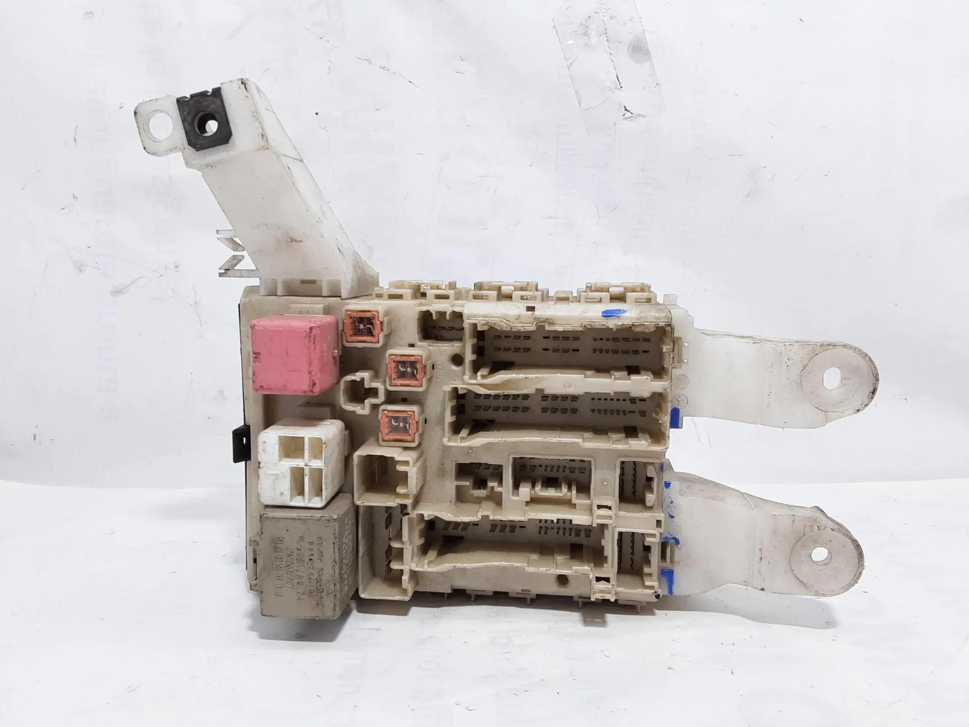 CENTRALINA PORTA FUSIBILI con codice 8273002150A da TOYOTA Auris 2° Serie 1798 Hybrid 73 (2017)