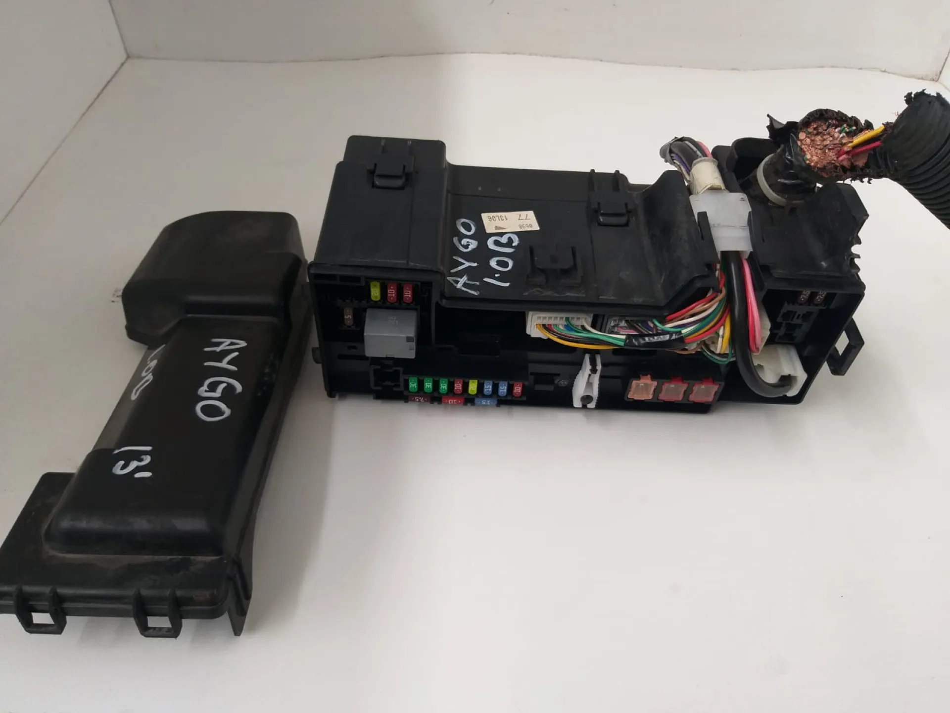 Centralina porta fusibili Toyota Aygo del 2013 1.0 Benzina