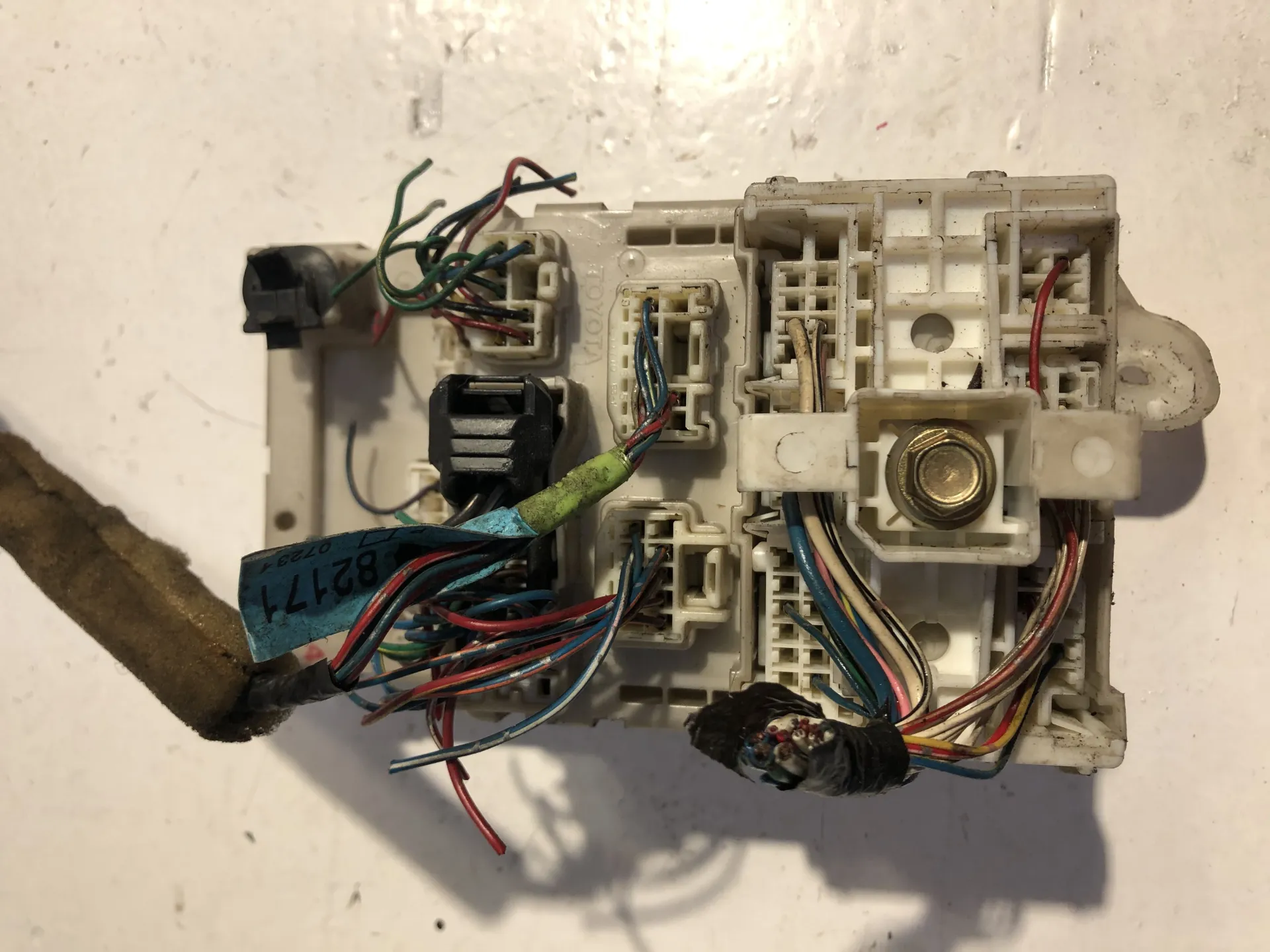 CENTRALINA PORTA FUSIBILI con codice 82171 / 07231 da TOYOTA Rav4 2Â° Serie 2000 Diesel (2002)