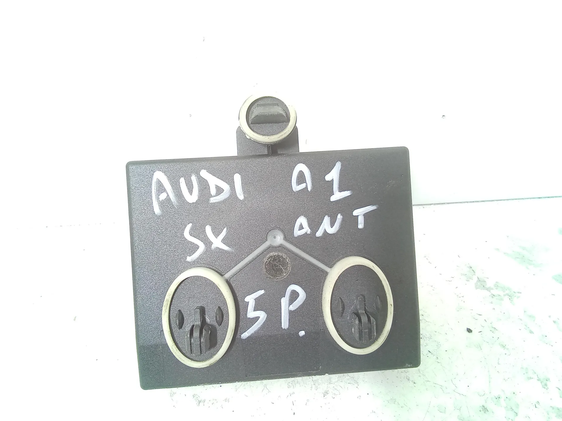 CENTRALINA PORTA SX GUIDA con codice 8k0959793k da AUDI A1 Sportback (8XA) (11>14) Benzina (2014)
