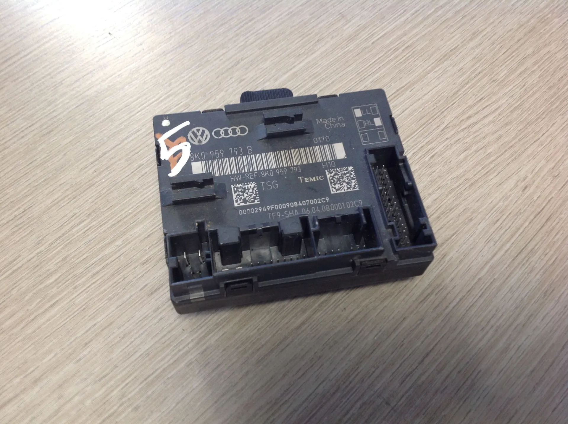 CENTRALINA PORTA SX GUIDA con codice 8K0959793B da AUDI A4 Avant (8K5) (08>15) Benzina (2010)
