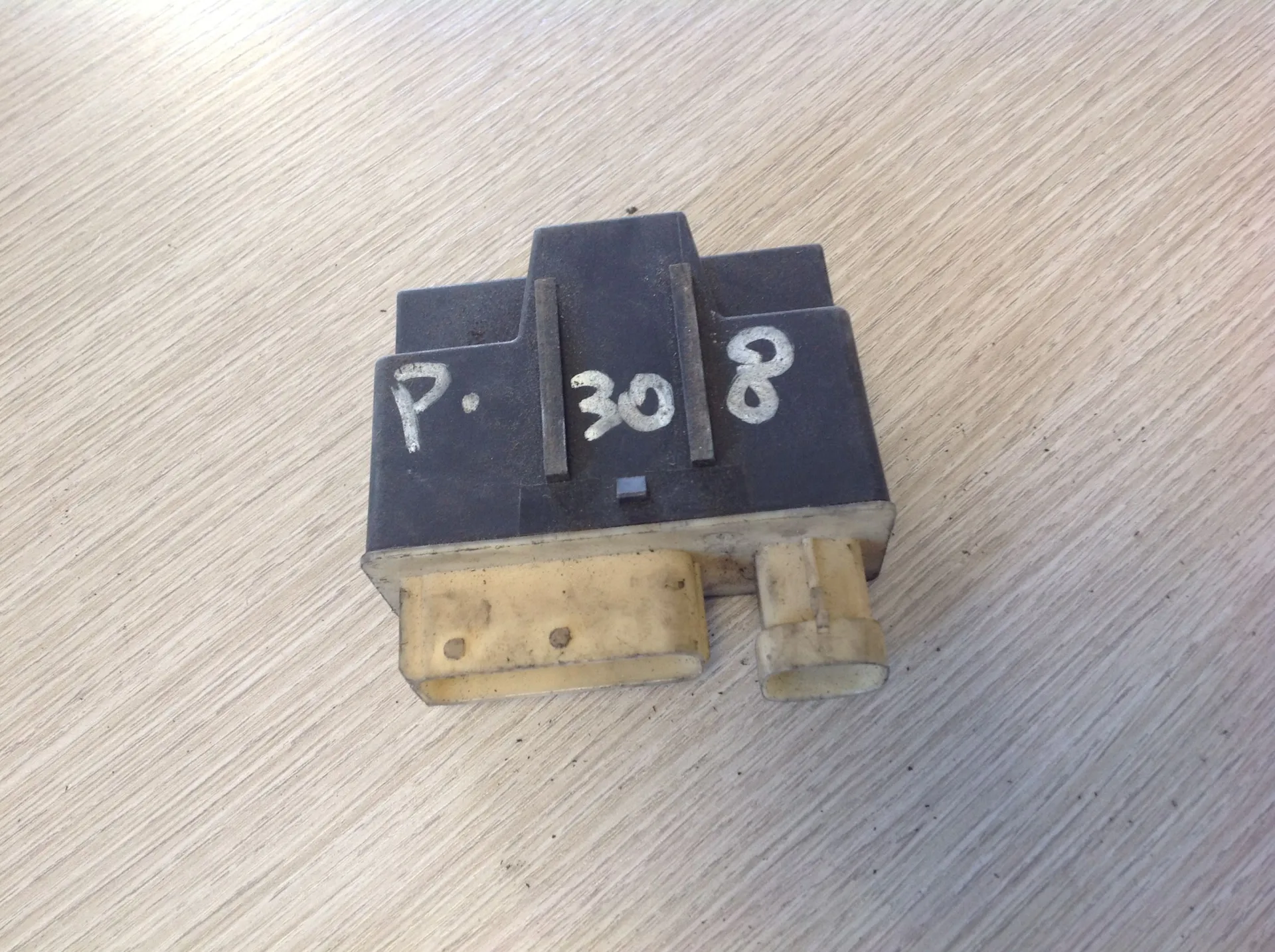 CENTRALINA PRERISCALDAMENTO con codice 9662570880 da PEUGEOT 308 Serie (07>14) Diesel (2009)