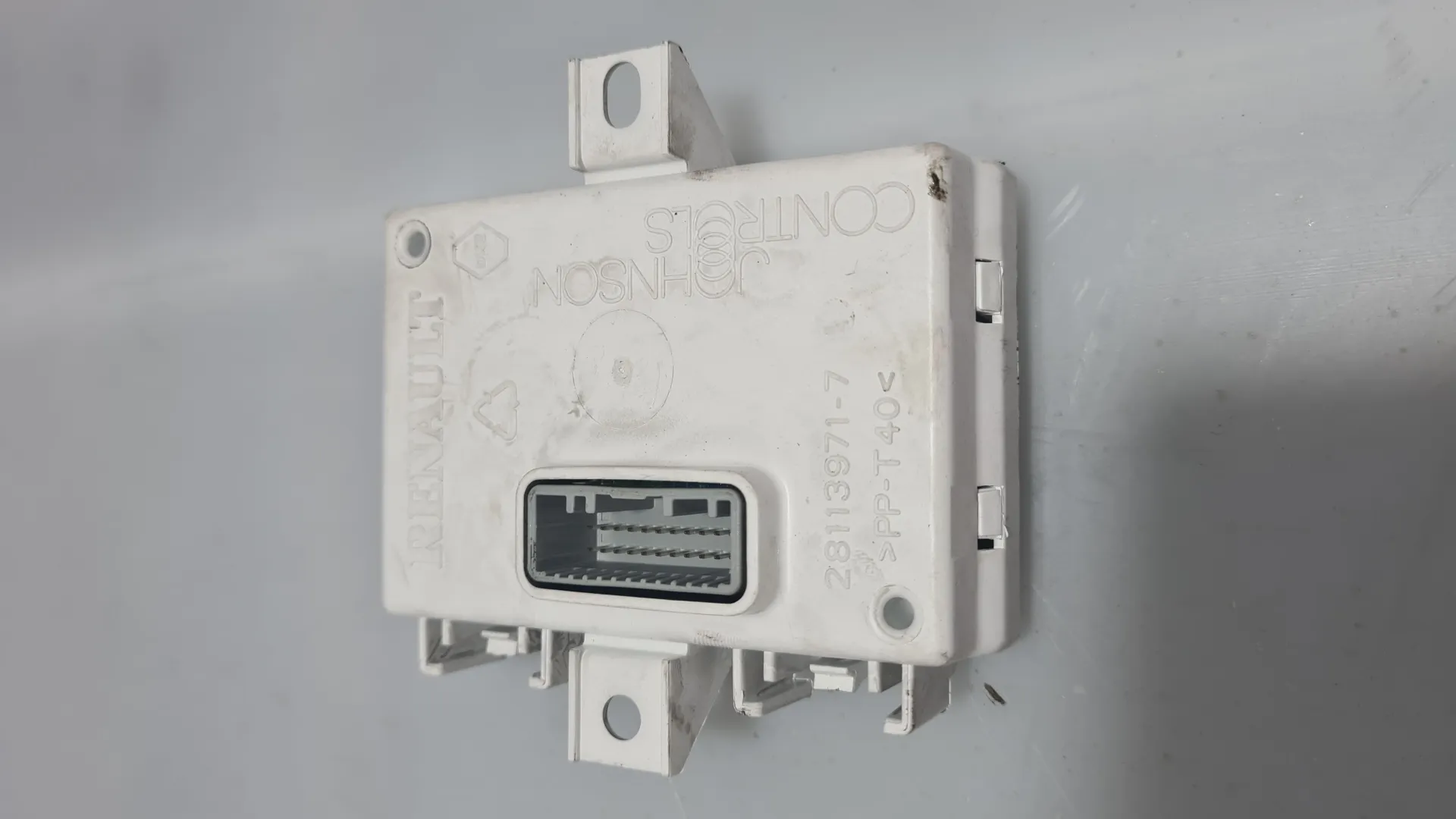 CENTRALINA RADIO NAVIGATORE con codice 28113971-7 da RENAULT Megane III (08>16)