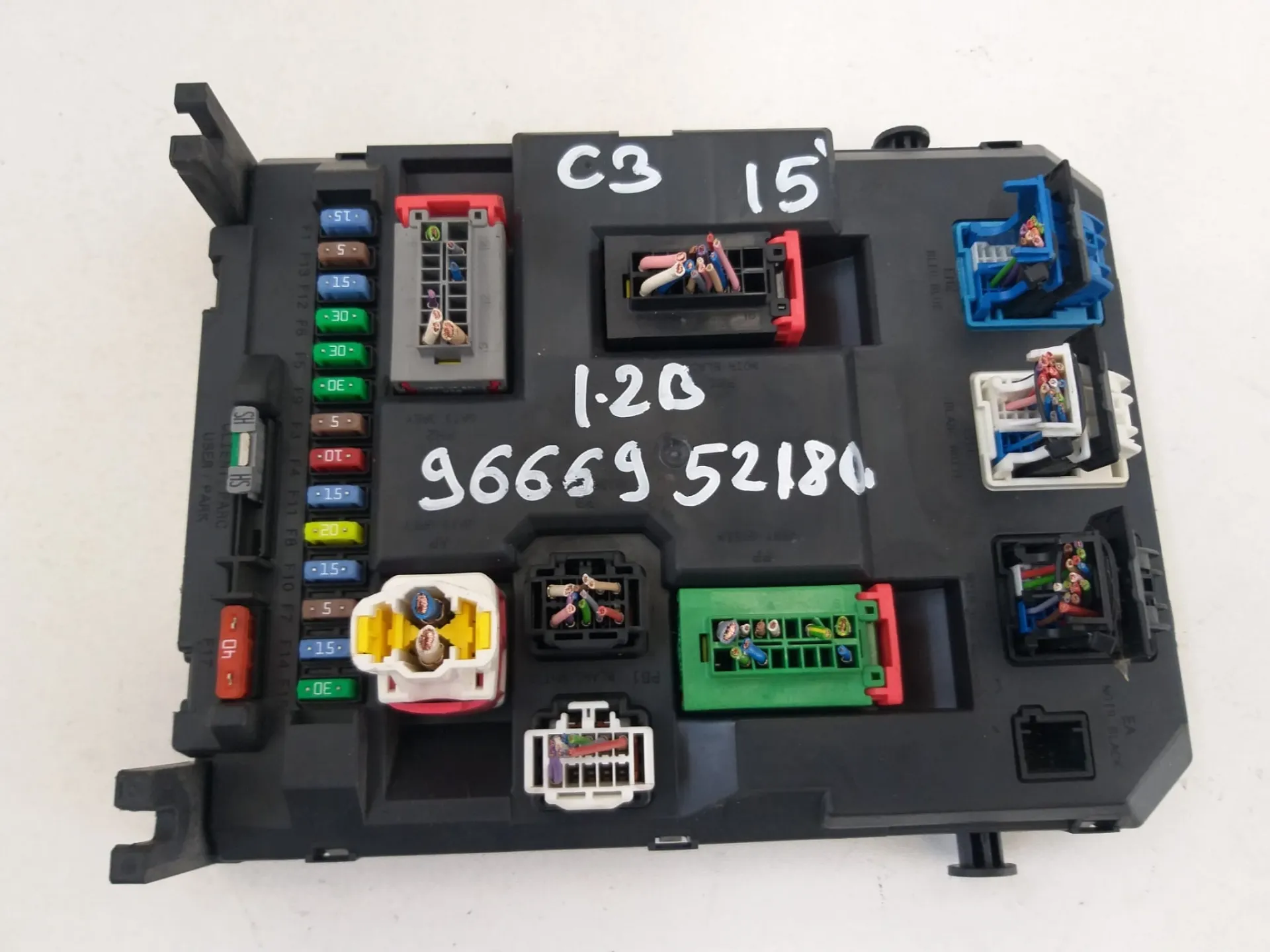 Centralina / Scatola fusibili Citroen C3 del 2013 1.2 Benzina CODICE RICAMBIO : 9666952180