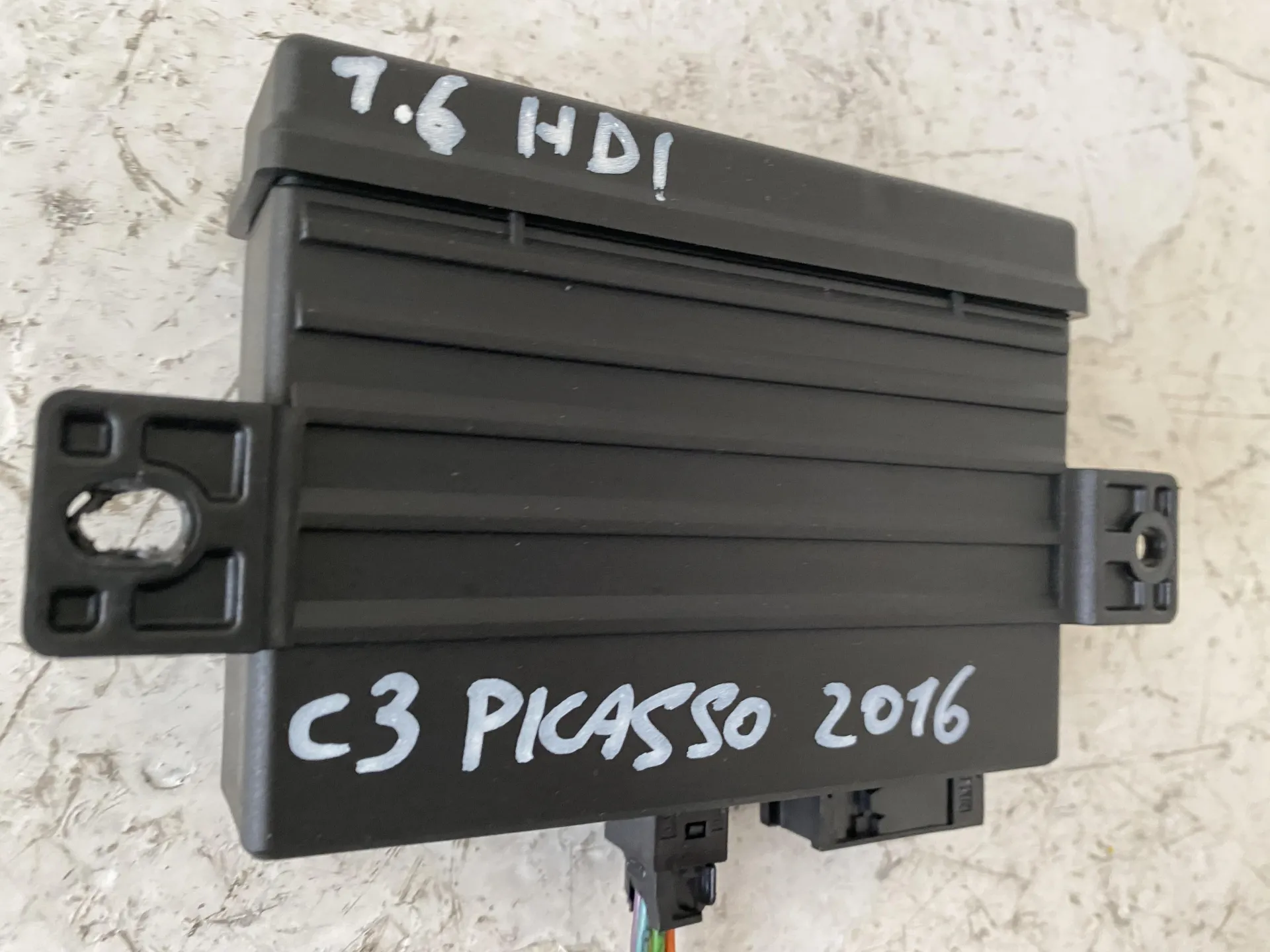 CENTRALINA SENSORI DI PARCHEGGIO con codice 0263004204 da CITROEN C3 Picasso (08>) 1600 Diesel con codice motore 9H06/9H06 (2016)
