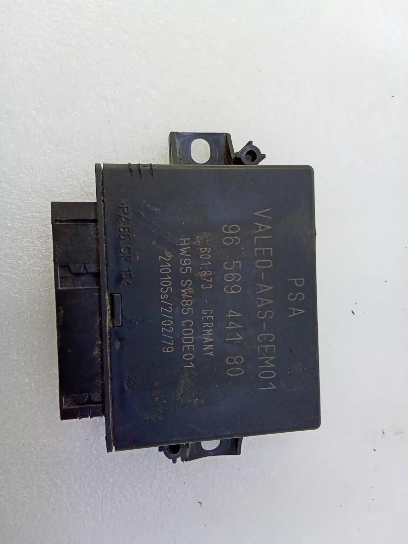 CENTRALINA SENSORI DI PARCHEGGIO con codice 9656944180 da CITROEN C4 1Â° Serie 1600 Diesel (2008)
