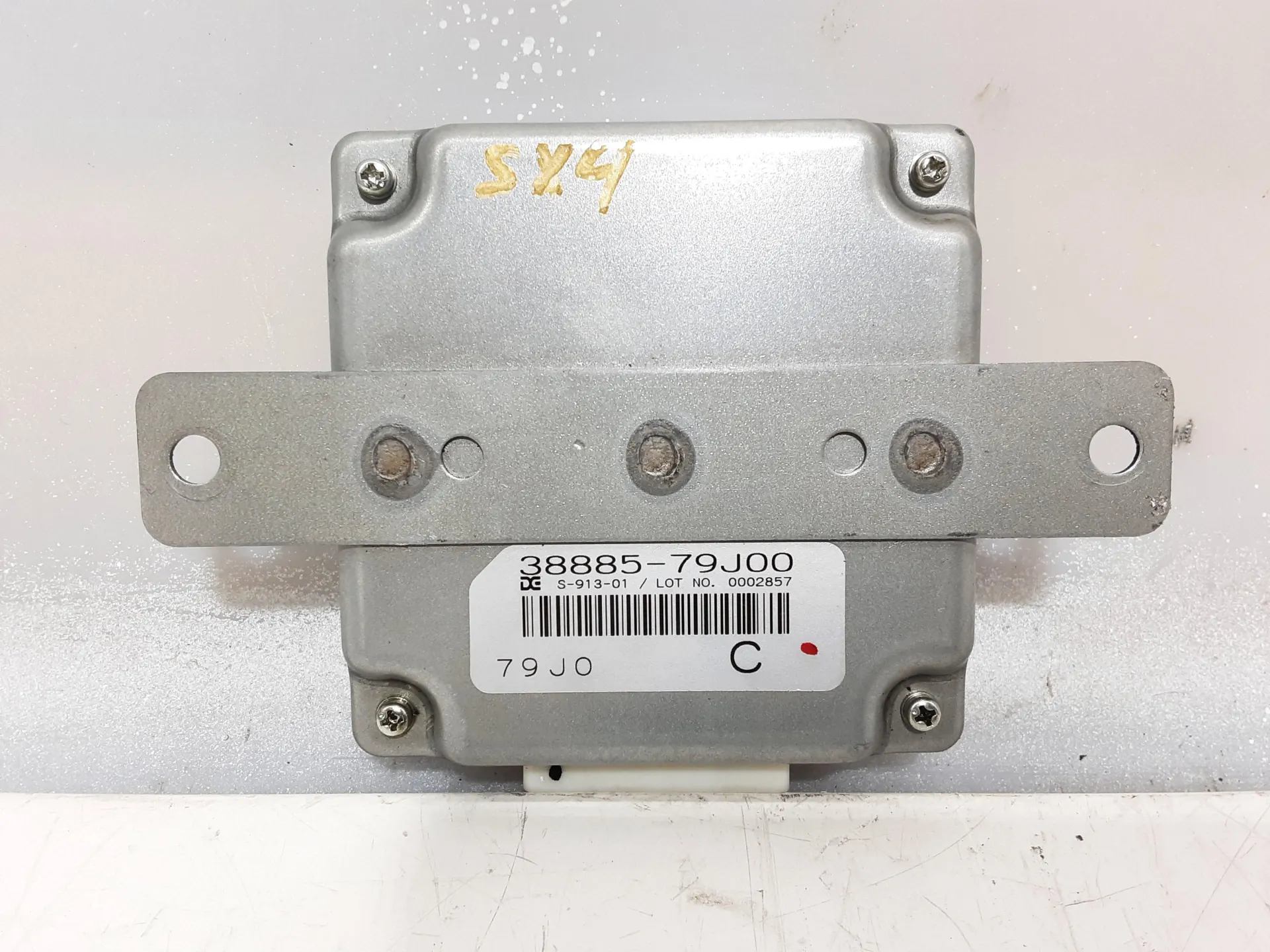 CENTRALINA TRASMISSIONE con codice 3888579J00 da SUZUKI SX4 1° Serie 1900 Diesel 88 kW / 120 CV con codice motore D19AA/D19AA (2006)