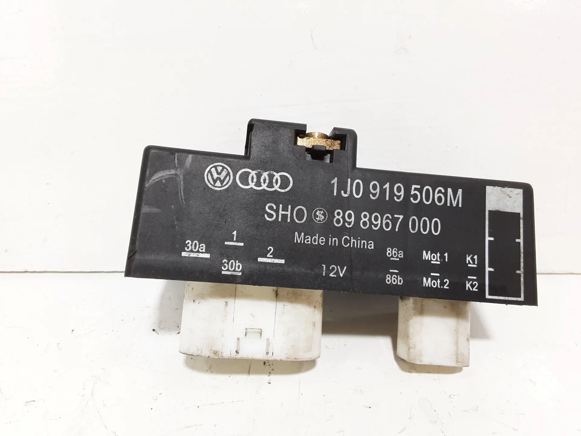 CENTRALINA VENTOLA RADIATORE con codice 1J0919506M da VOLKSWAGEN Polo 5° Serie 1200 Benzina 51 kW / 70 CV con codice motore CGP/CGPA (2011)