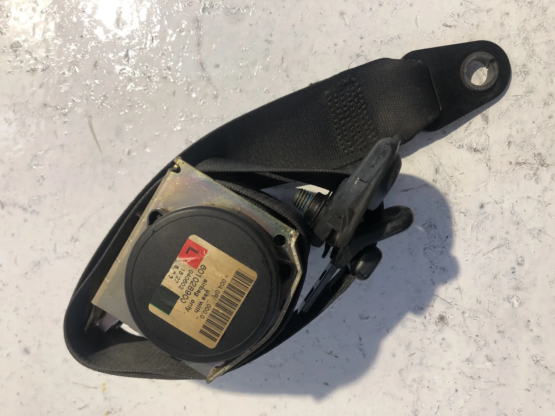CINTURA DI SICUREZZA ANTERIORE SINISTRA con codice 601028900 / 040602 da MINI Cooper 1Â° Serie 1600 Benzina (2002)