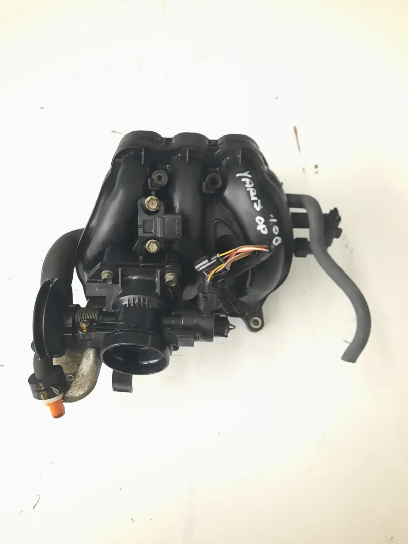 Collettore aspirazione Toyota Yaris del 2009 1.0 Benzina