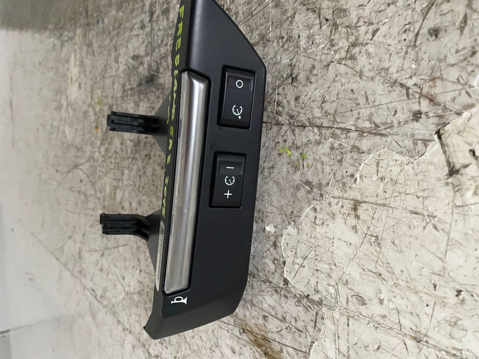 COMANDI AL VOLANTE MULTIFUNZIONE con codice BH52-13D767-GA da LAND ROVER Freelander 3Â° Serie 2200 Diesel con codice motore 224DT/224DT (2015)