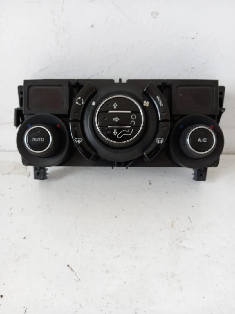 COMANDI CLIMA con codice 96711892 da CITROEN C3 Picasso (08>) 1600 Diesel (2014)