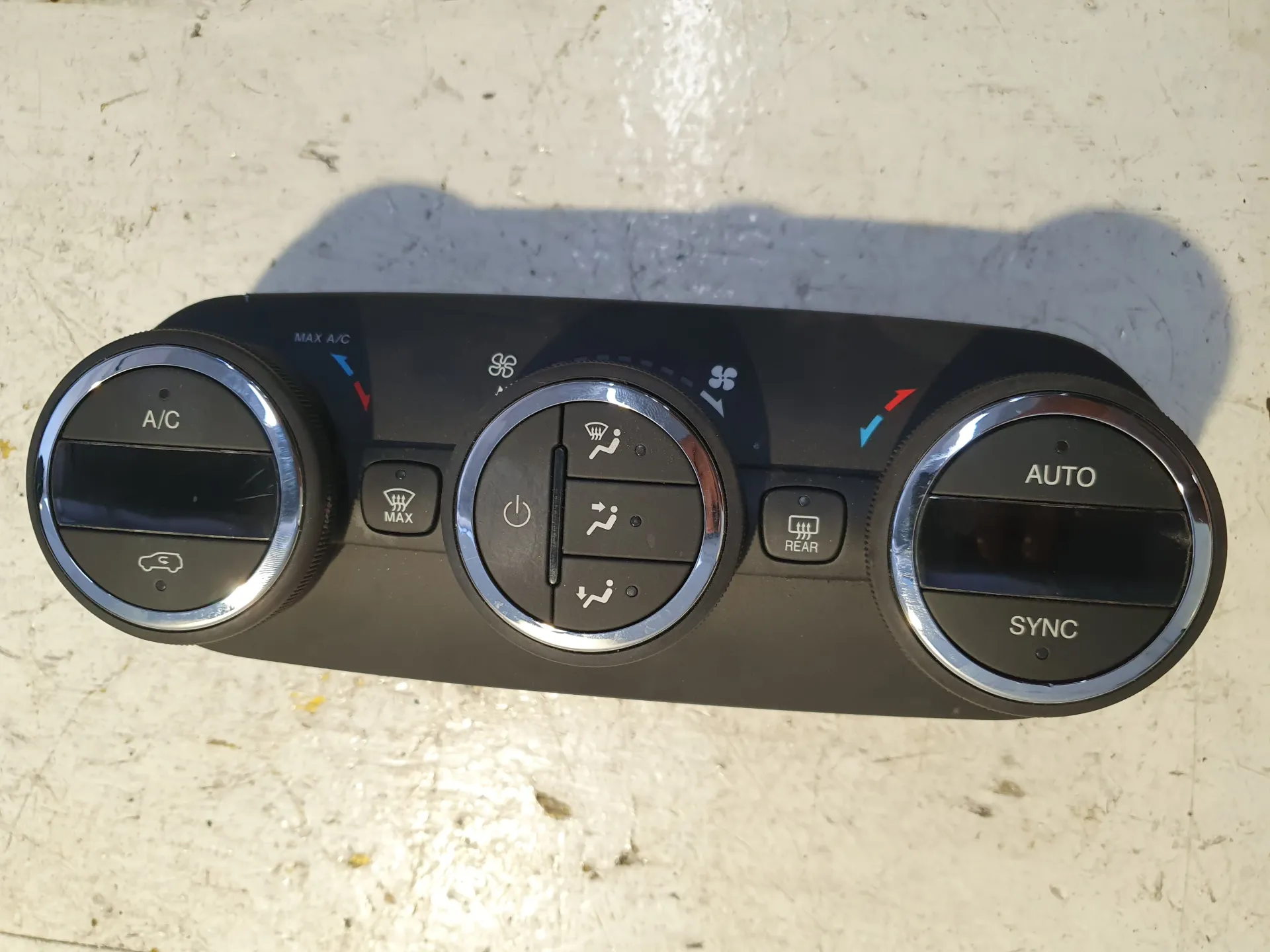 COMANDI CLIMA con codice 07356281070 da JEEP Renegade Serie (14>) 1600 Diesel (2015)