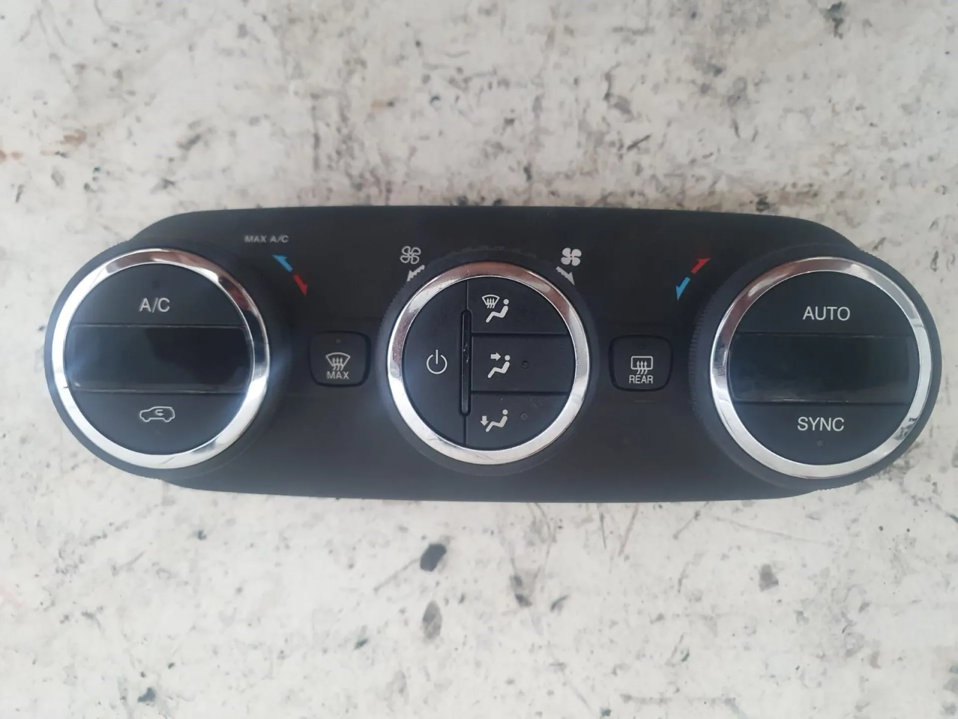 COMANDI CLIMA con codice 07356461050 da JEEP Renegade Serie (18>) Diesel (2018)