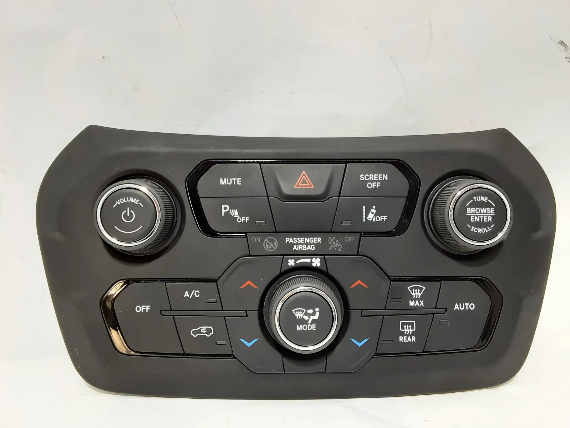COMANDI CLIMA con codice 07356941360 da JEEP Renegade Serie (14>) Benzina 88 kW / 120 CV con codice motore 55282151/552 82 151 (2019)