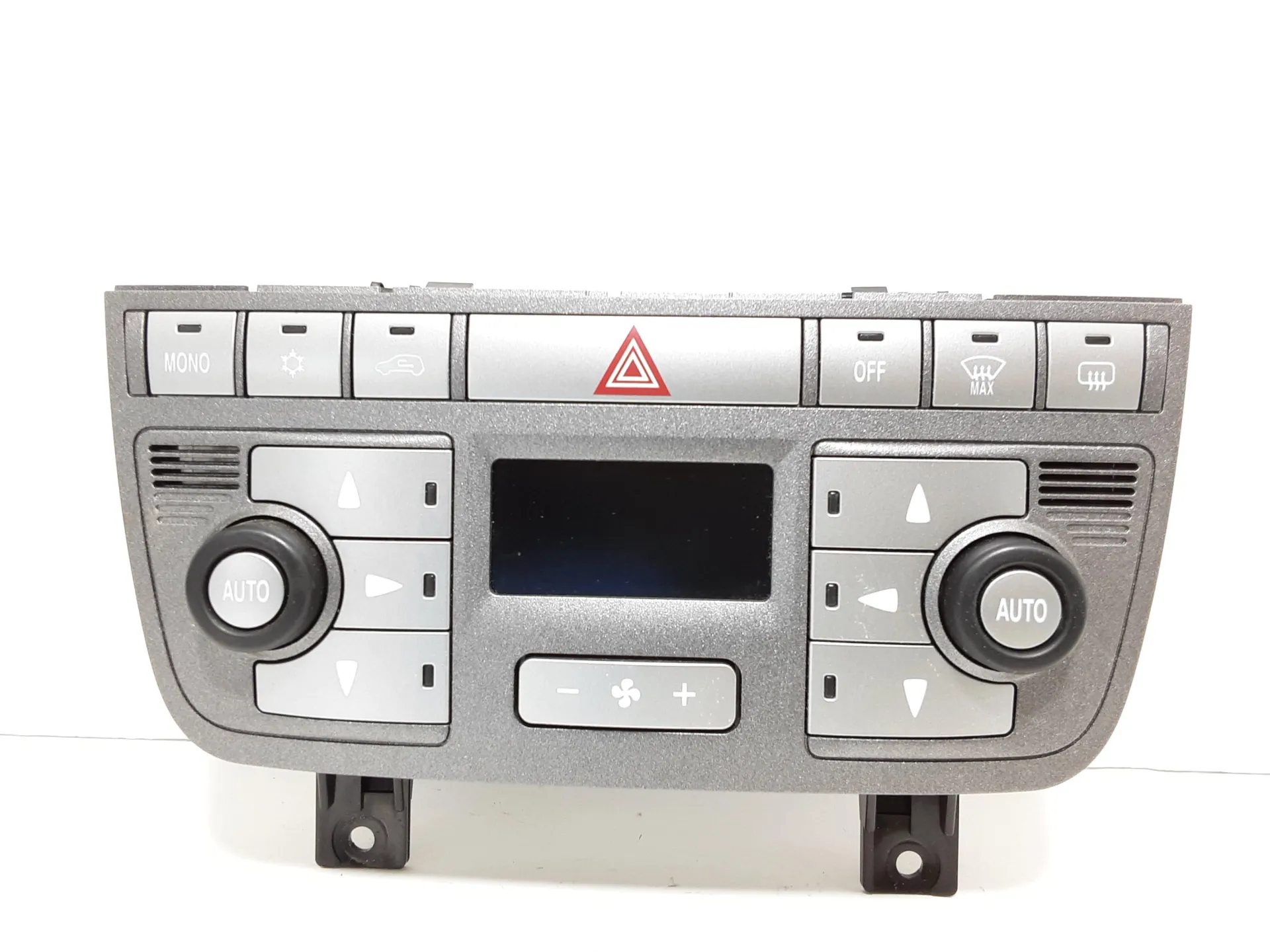 COMANDI CLIMA con codice 735490747 da LANCIA Musa 2Â° Serie 1300 Diesel 70 kW / 95 CV con codice motore 199B1000/199 B1.000 (2012)