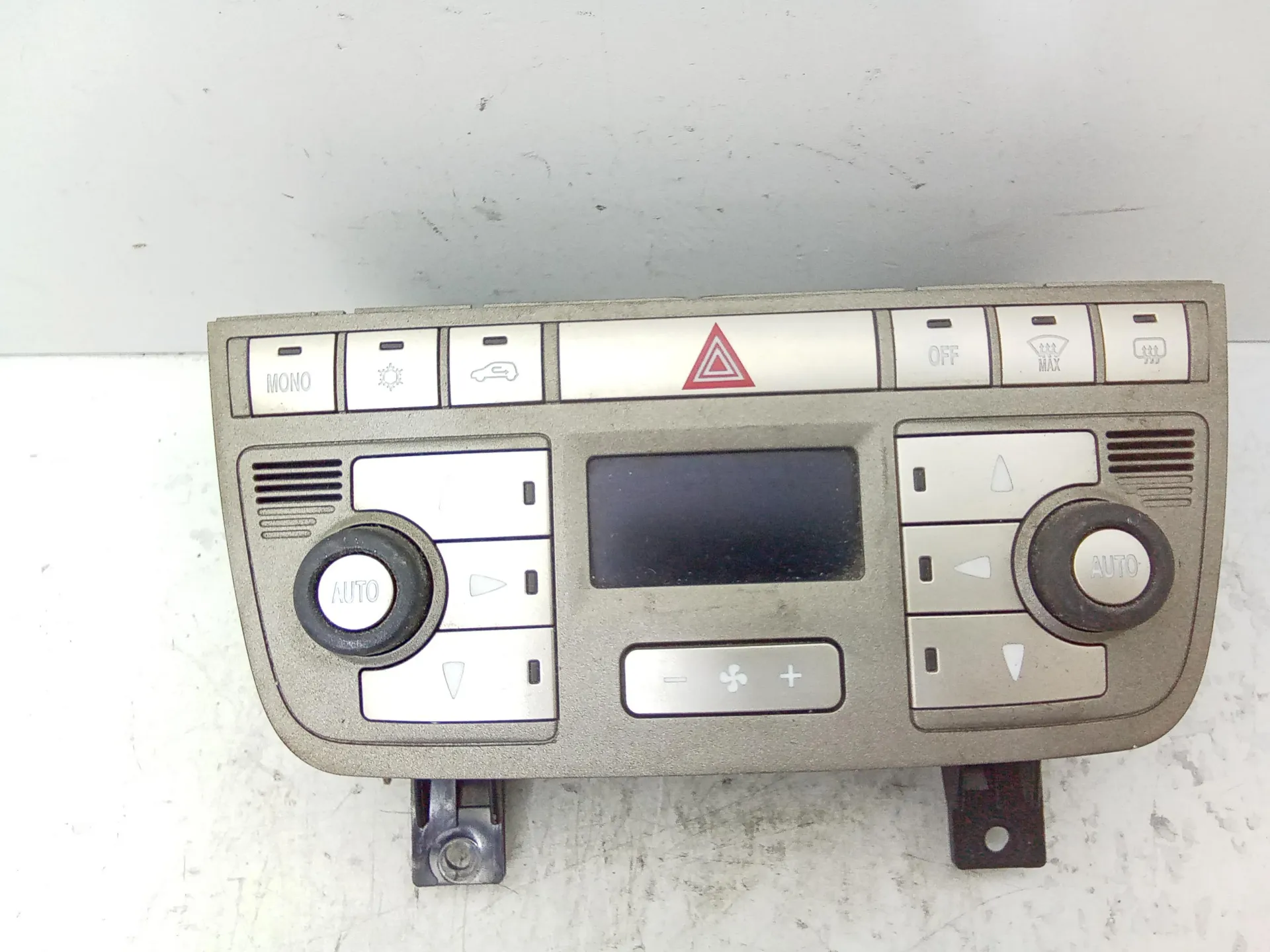 COMANDI CLIMA con codice 735455691 da LANCIA Musa 2° Serie 1600 Diesel 88 (2008)