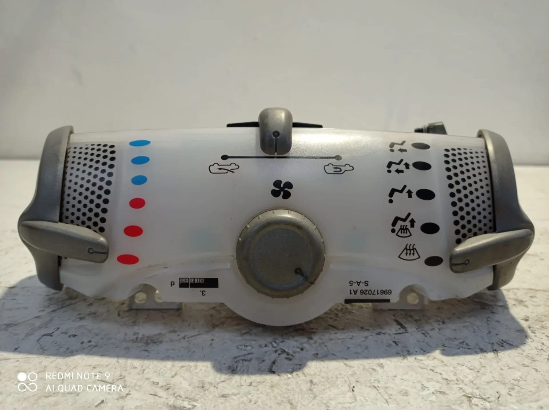 COMANDI CLIMA con codice 559000H040 da PEUGEOT 107 1Â° Serie Benzina (2009)
