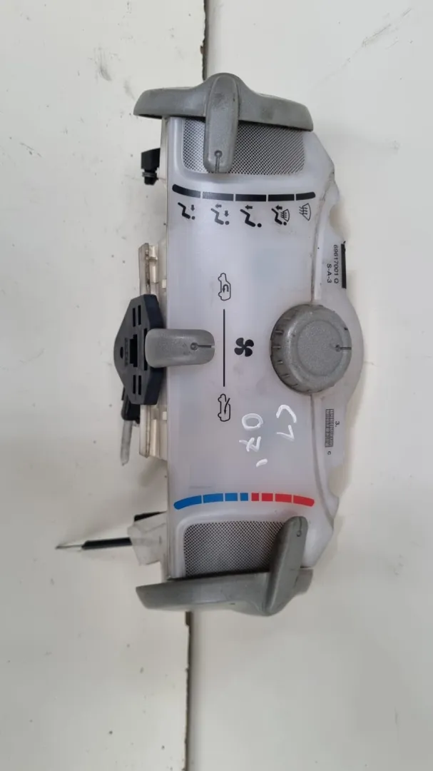 Comandi clima Peugeot 107 del 2007 1.0 Benzina