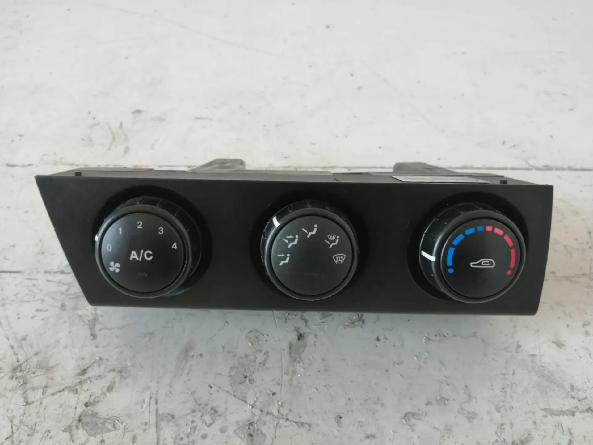 COMANDI CLIMA con codice 68700 31030 da SSANGYONG Actyon 1Â° Serie 2000 Diesel (2009)