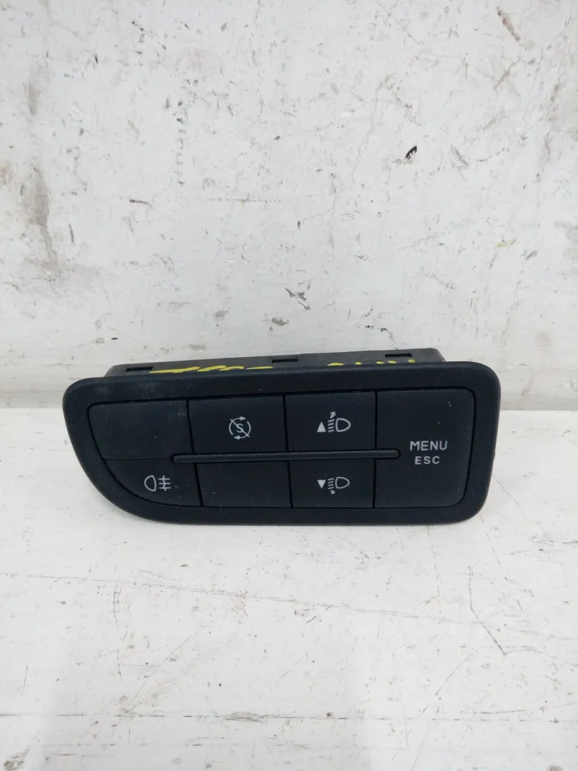 INTERRUTTORE COMANDO LUCI con codice b569 da ALFA ROMEO Mito Serie (955_) (08>) 1400 Benzina (2011)