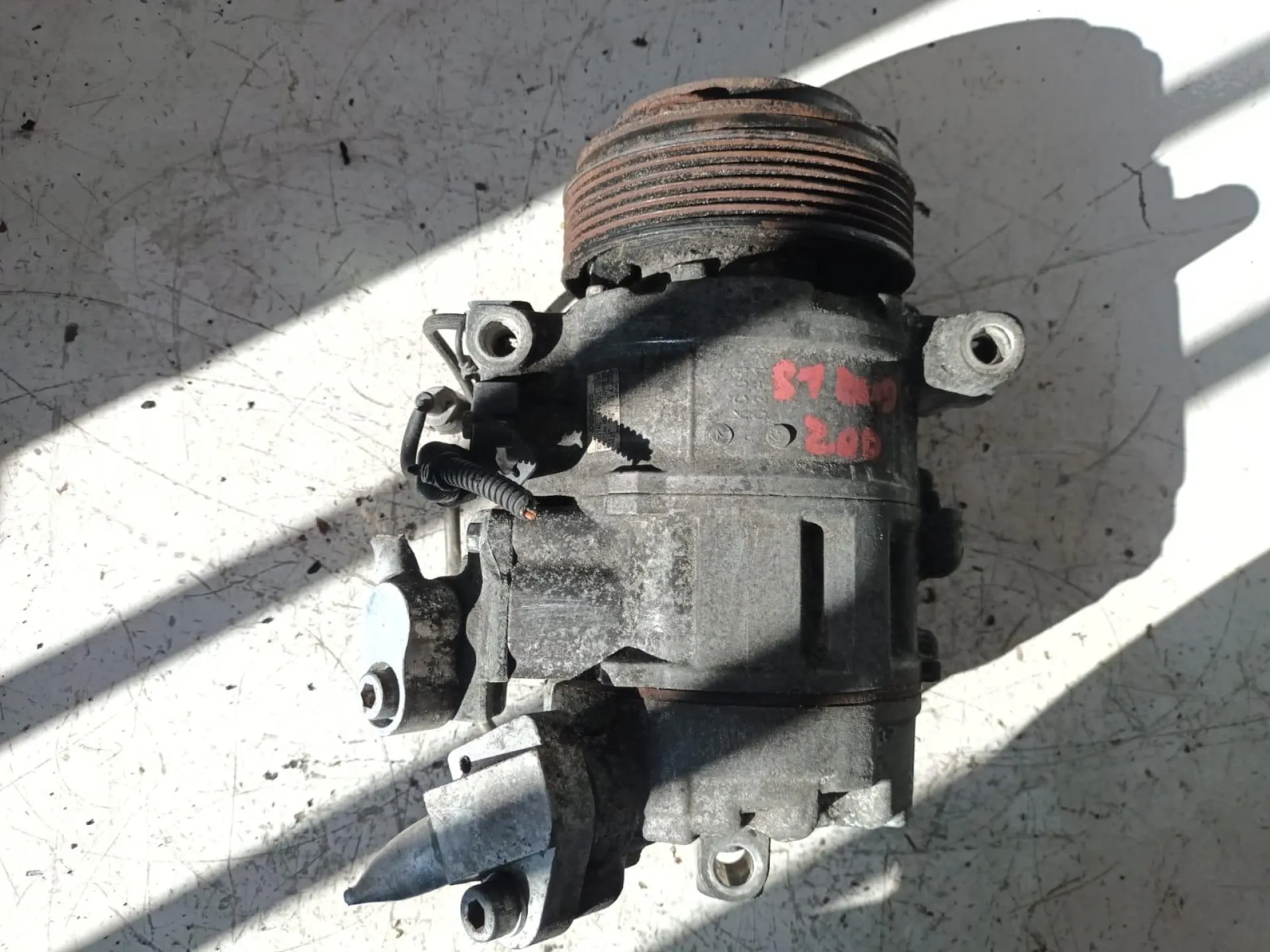 COMPRESSORE A/C con codice 447260-1851 da BMW Serie 1 Serie (E87) (07>) 2000 Diesel con codice motore N47D20A/N47D20A (2009)