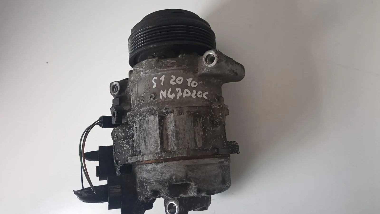 COMPRESSORE A/C con codice 447260-1852 da BMW Serie 1 Serie (E87) (07>) 2000 Diesel con codice motore N47D20C/N47D20C (2010)