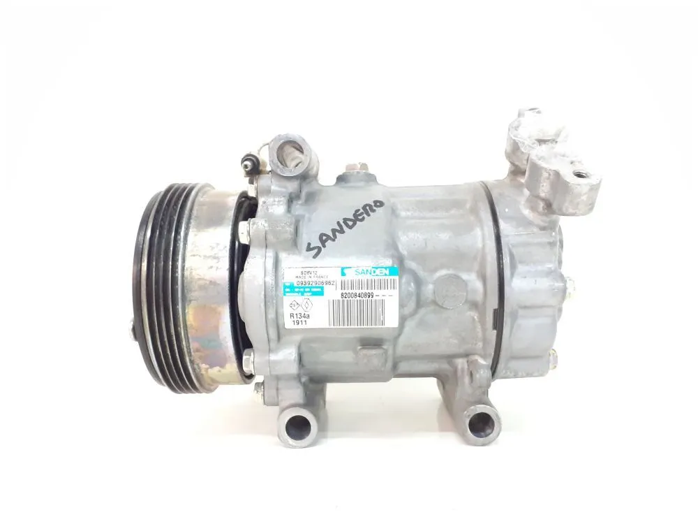 COMPRESSORE A/C con codice 8200840899 da DACIA Sandero 1Â° Serie 1200 Benzina 55 (2009)