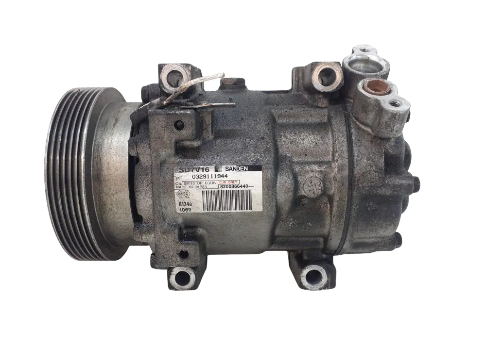 COMPRESSORE A/C con codice 8200866440 / 8200866441 da DACIA Sandero 1° Serie K7J 710 Benzina 1400 (08>12)