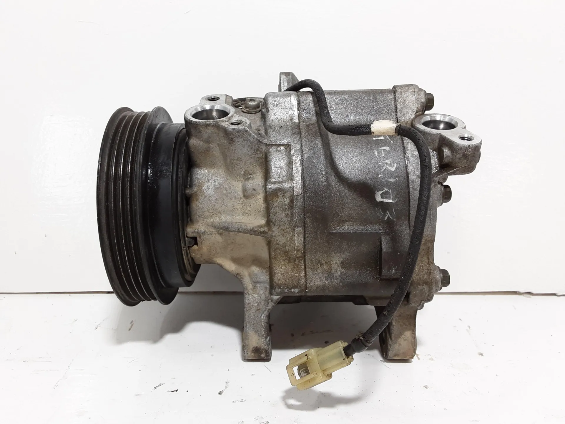 COMPRESSORE A/C con codice 4472206900 da DAIHATSU Terios 1° Serie 1300 Benzina 63 kW / 86 CV con codice motore K3/K3-VE (2005)