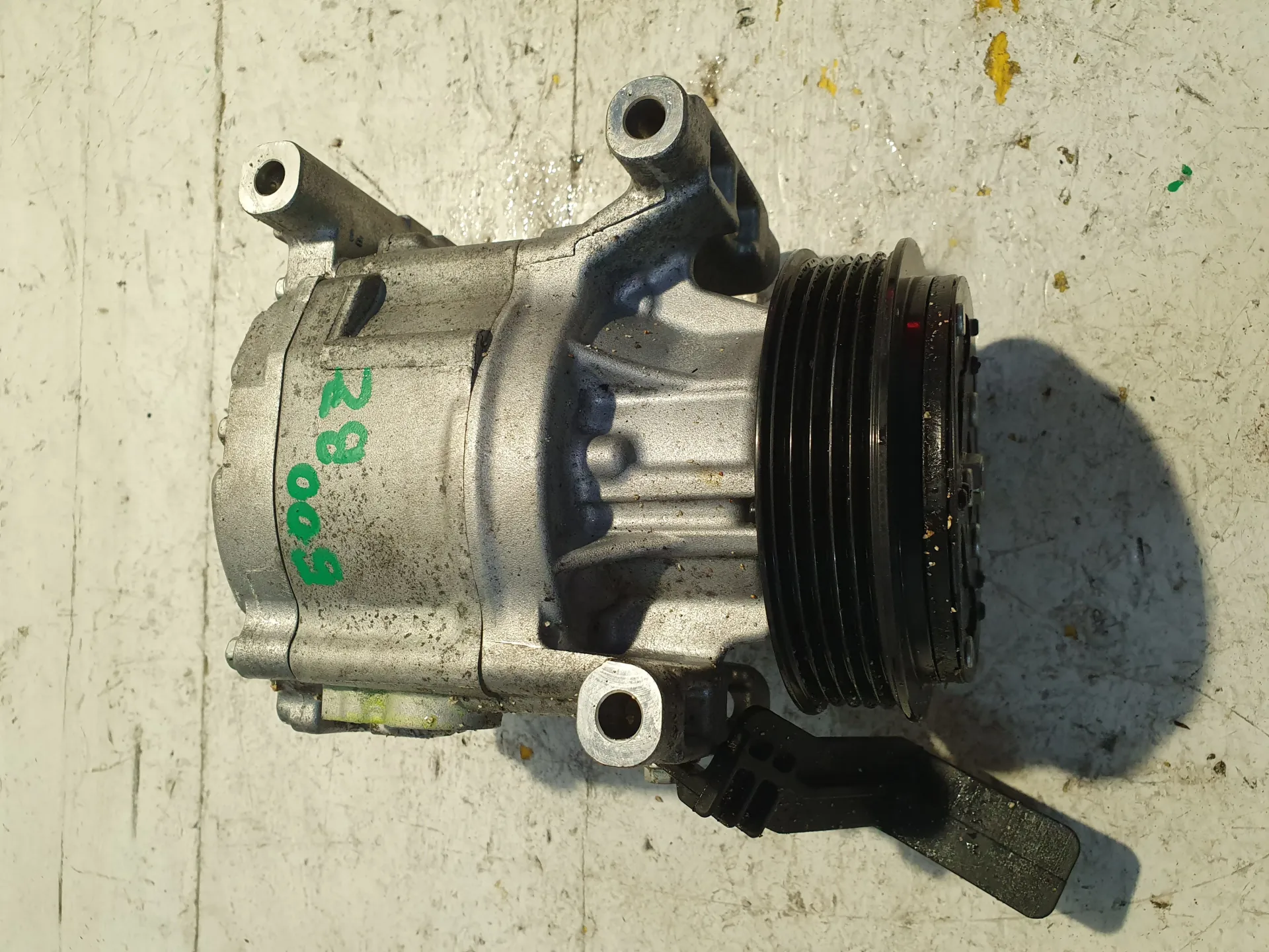 COMPRESSORE A/C con codice 000520604610 da FIAT 500 Serie (15>) 1200 Benzina (2017)