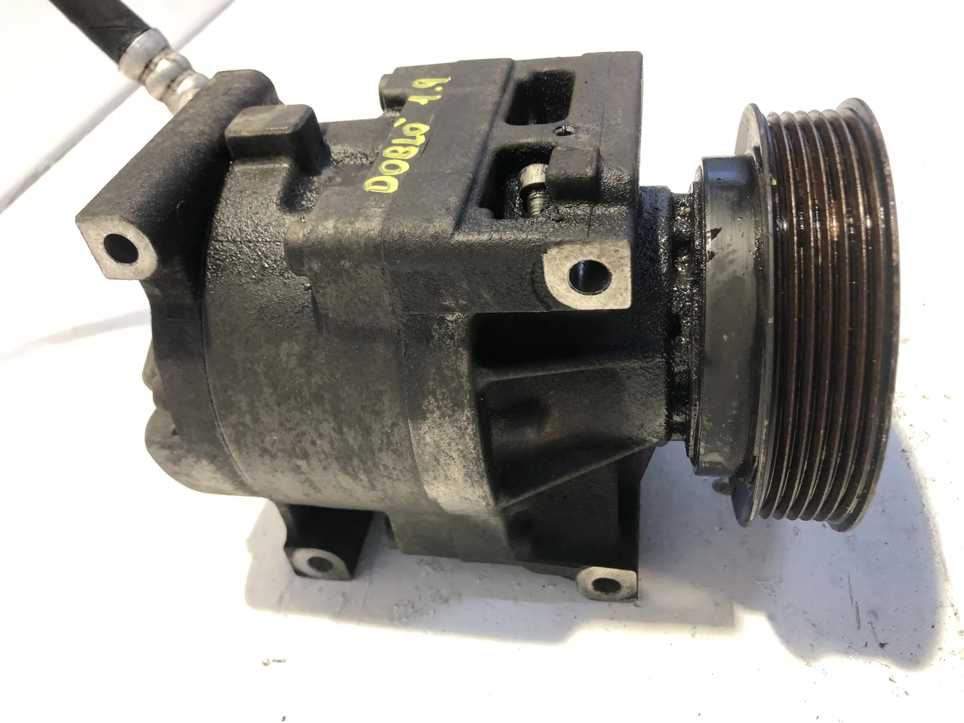 COMPRESSORE A/C con codice 592476000 / CL.467862620 da FIAT DoblÃ² Serie (00>05) 1900 Diesel (2003)