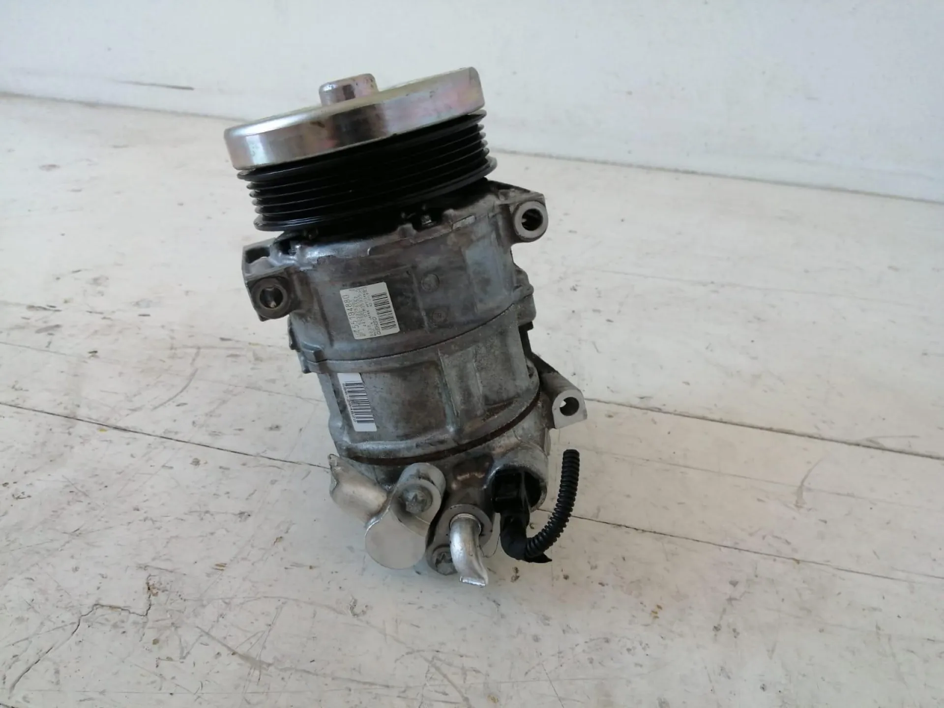 COMPRESSORE A/C con codice 55194880 da FIAT DoblÃ² Serie (09>) 1400 Benzina (2010)