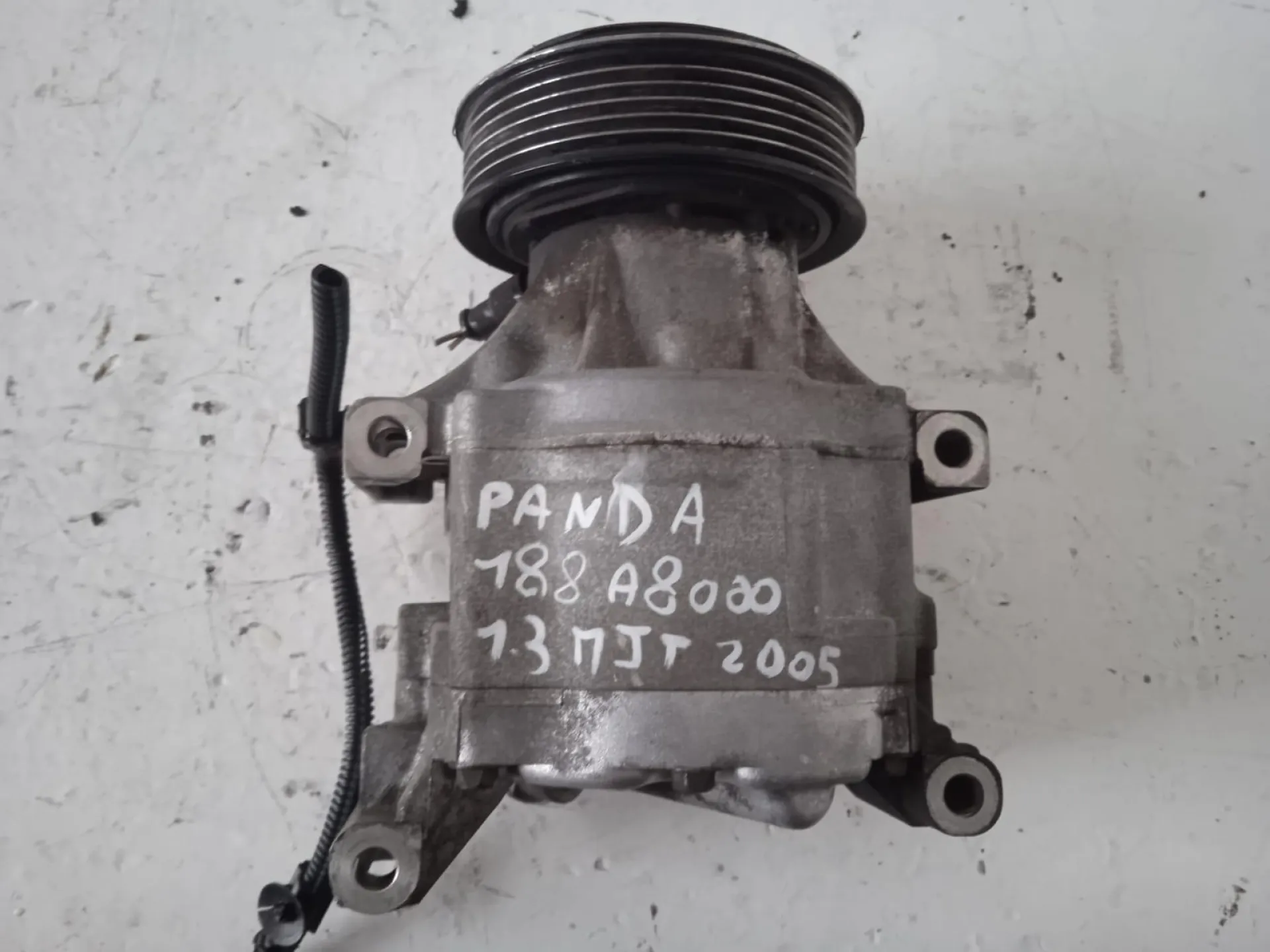COMPRESSORE A/C con codice 5A7975600 da FIAT Panda 2Â° Serie 1300 Diesel con codice motore 188A8000/188A8000 (2005)