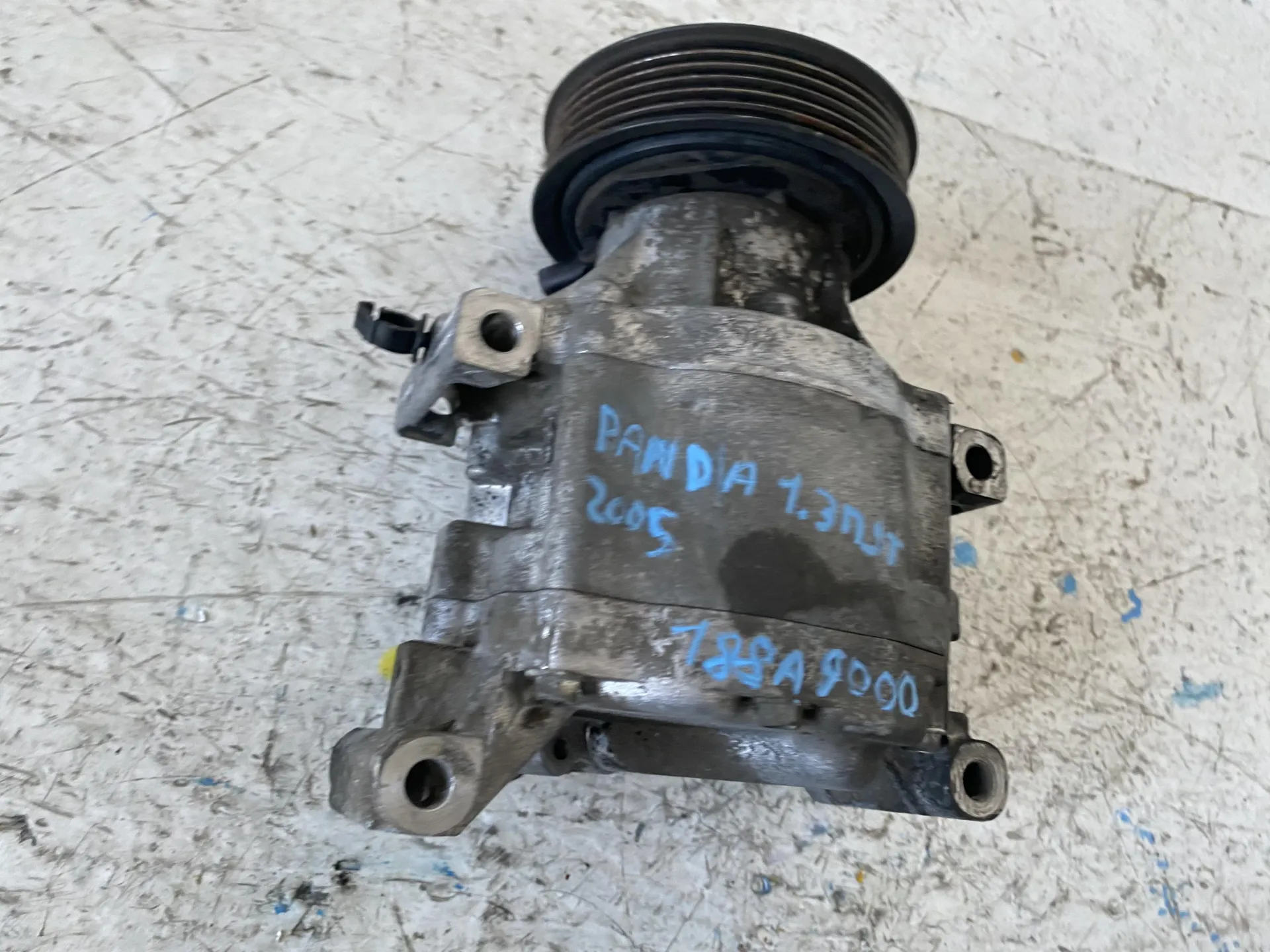 COMPRESSORE A/C con codice 5A7975600 da FIAT Panda 2Â° Serie 1300 Diesel con codice motore 188A9000/188A9000 (2005)
