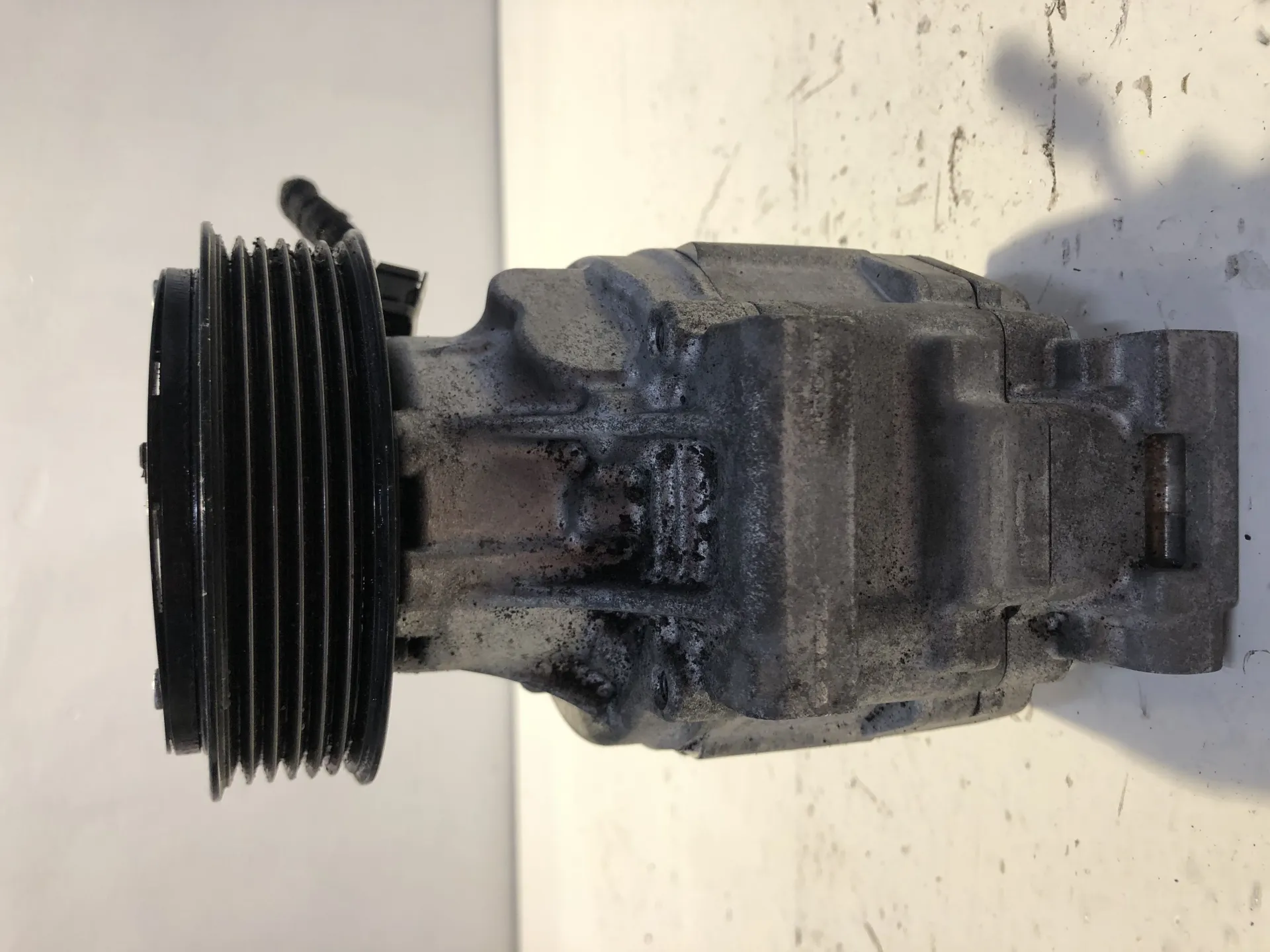 COMPRESSORE A/C con codice 11110229 / MR4471901650 / 52060460 da FIAT Panda 3Â° Serie 1300 Diesel (2018)