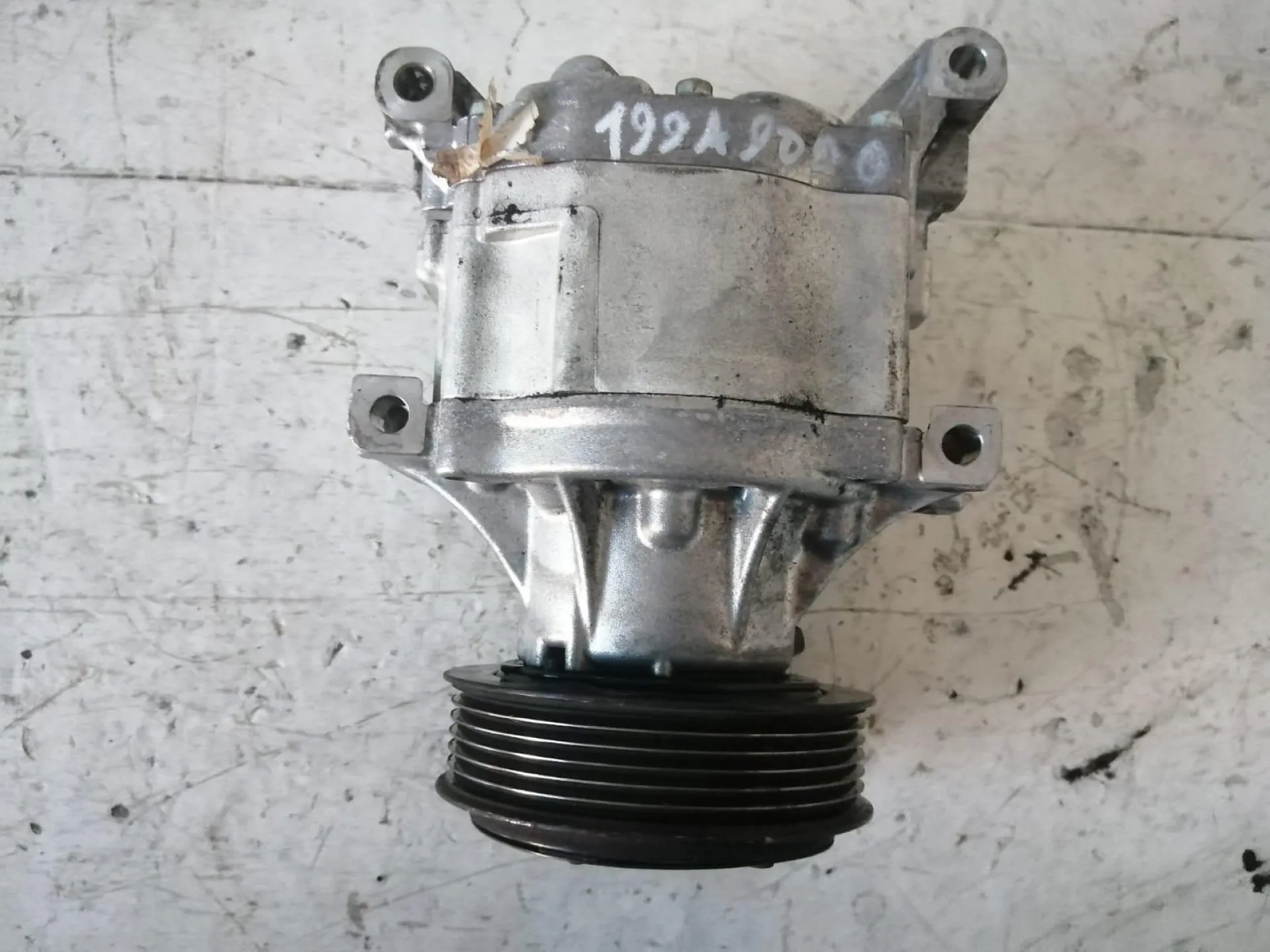 COMPRESSORE A/C con codice 517469310 da FIAT Panda 3Â° Serie 1300 Diesel con codice motore 199A9000/199A9000 (2012)