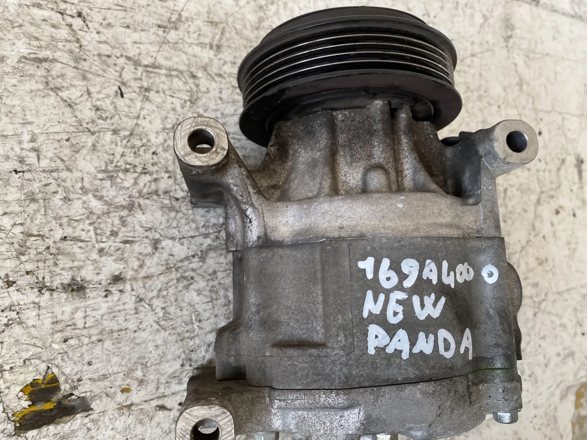 COMPRESSORE A/C con codice 51747318 da FIAT Panda 3Â° Serie 1200 Benzina con codice motore 169A4000/169A4000 (2014)