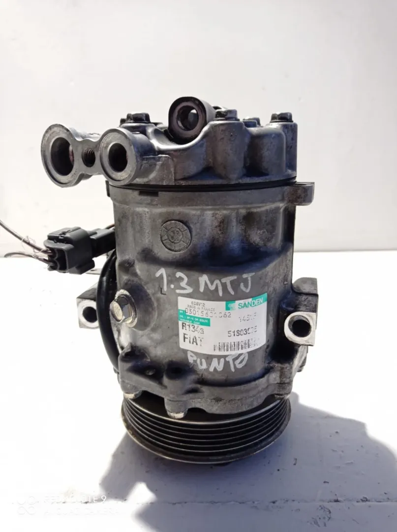 COMPRESSORE A/C con codice 03015601062 da FIAT Grande Punto 2Â° Serie 1300 Diesel (2009)