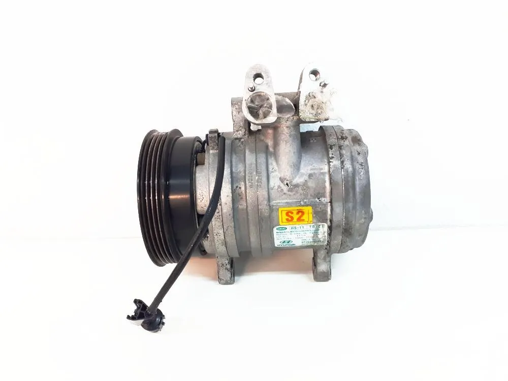 COMPRESSORE A/C con codice 977011CXXX da HYUNDAI Getz 2Â° Serie 1100 Benzina 48 (2006)