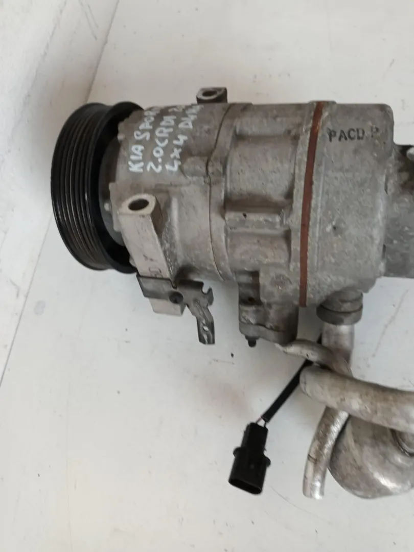 COMPRESSORE A/C con codice F500-NFFEA02 da KIA Sportage Serie (16>21) 2000 Diesel con codice motore D4HA/D4HA (2018)