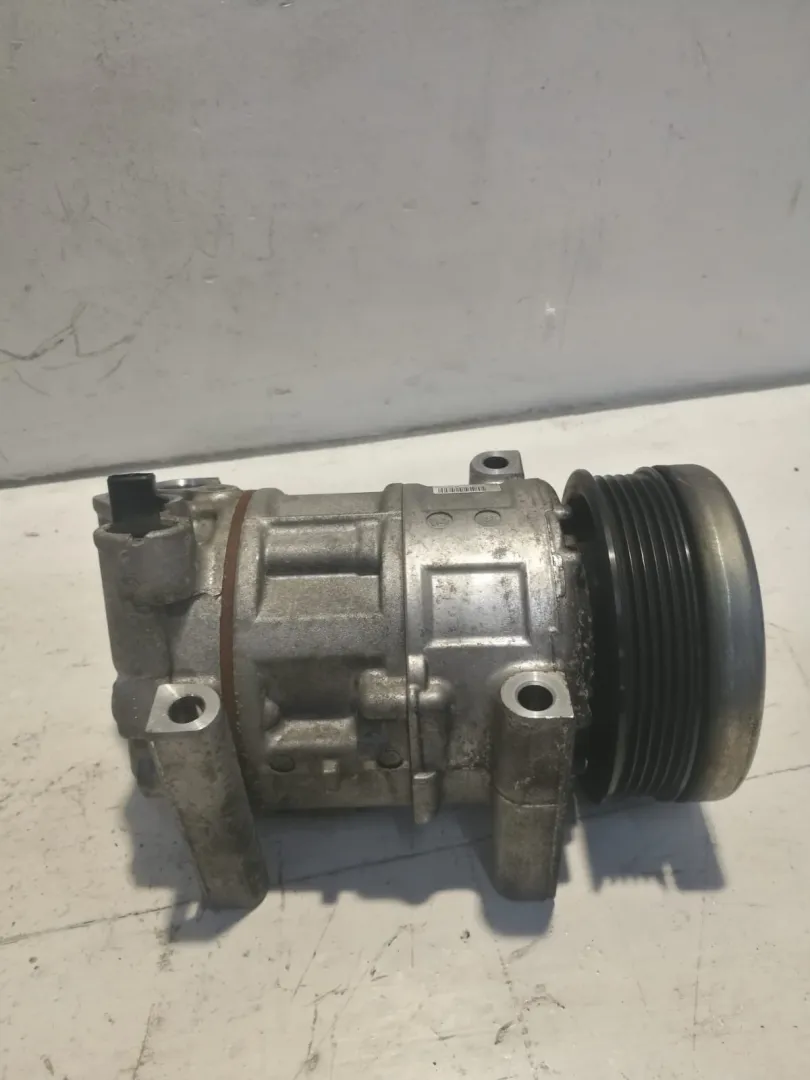 COMPRESSORE A/C con codice 55194880 / 5D3375200 / 4471907151 da LANCIA Musa 1Â° Serie 1400 Benzina (2007)