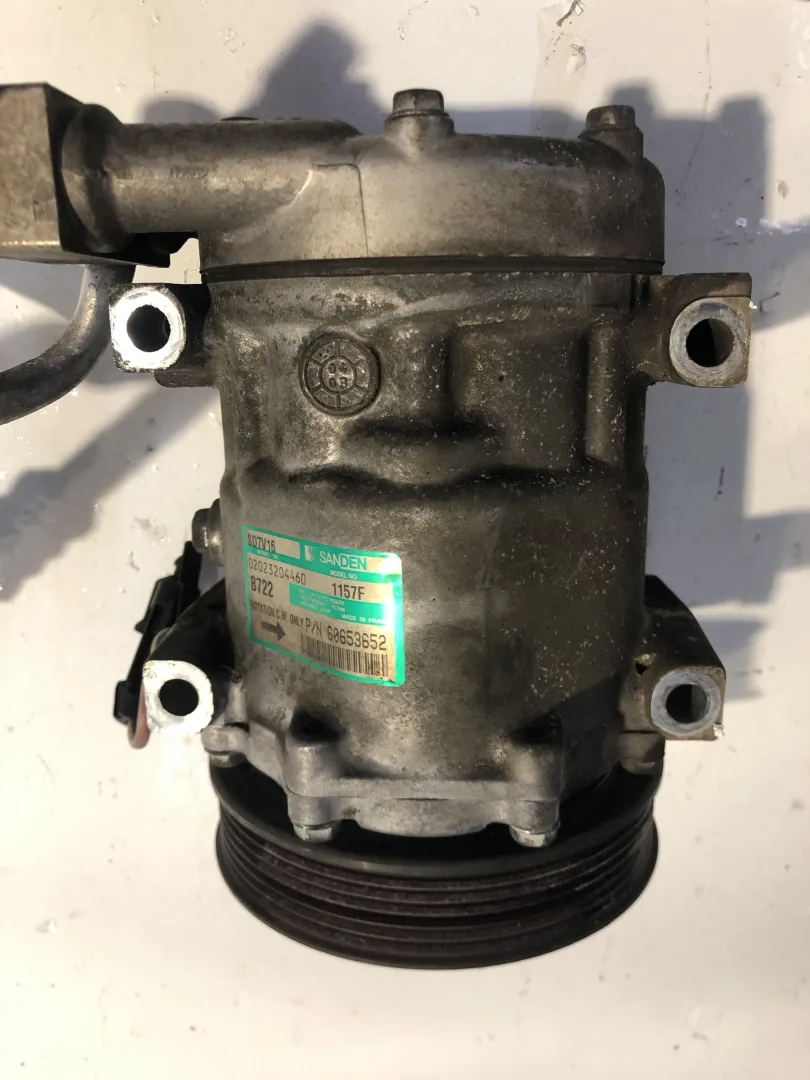 COMPRESSORE A/C con codice SD7V16 / 02023204460 / PN60653652 da LANCIA Ypsilon 1Â° Serie 1900 Diesel (2005)