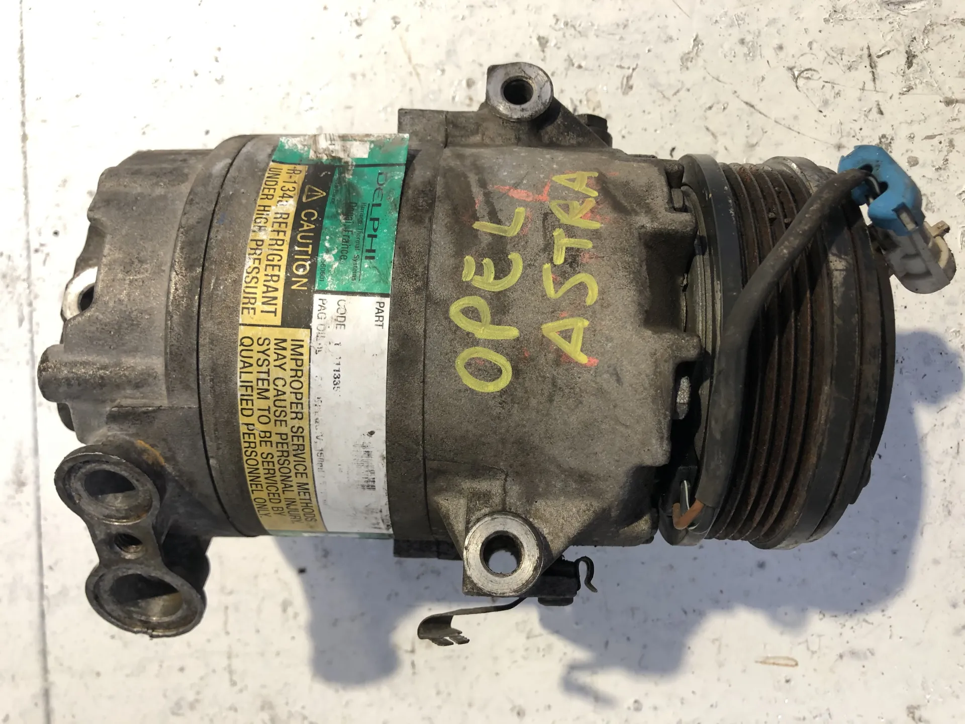 COMPRESSORE A/C con codice 6561047 da OPEL Astra H Berlina 2° serie 1700 Diesel (2007)