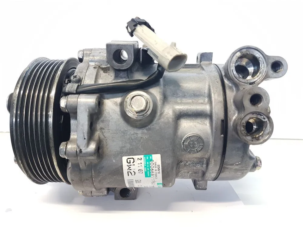 COMPRESSORE A/C con codice 13197538 da OPEL Meriva 2Â° Serie 1300 Diesel 55 (2008)