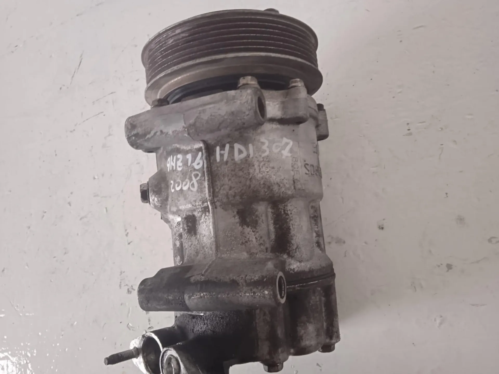 COMPRESSORE A/C con codice 00752109662 da PEUGEOT 307 Berlina 2Â° Serie 1600 Diesel con codice motore 9HZ/9HZ (2008)