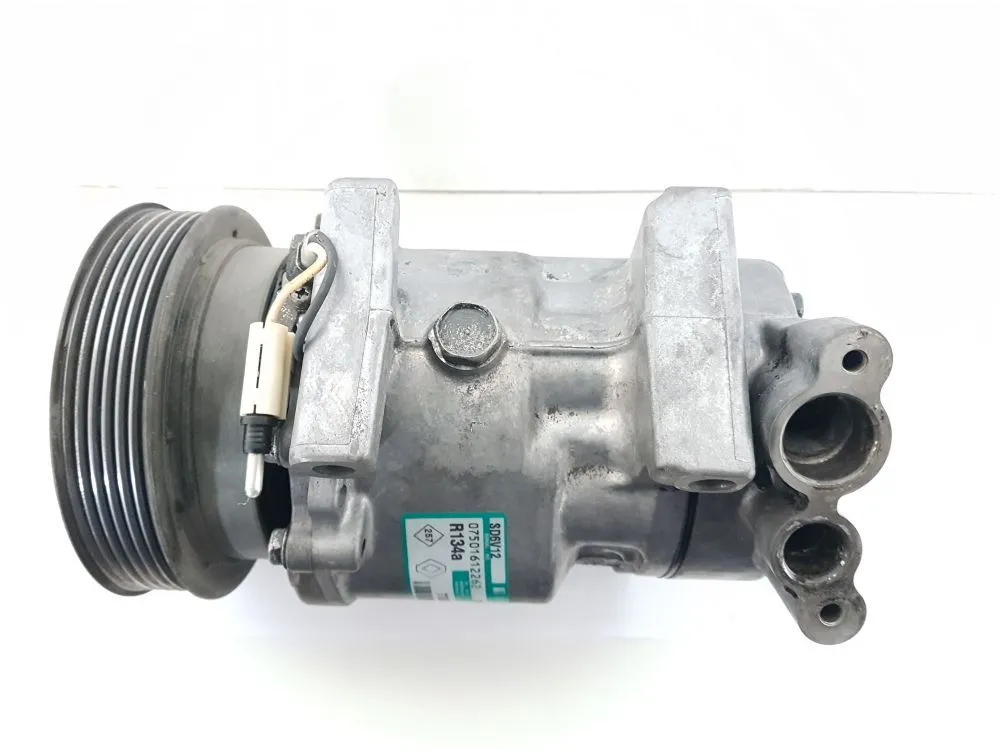COMPRESSORE A/C con codice 7700273801 / 1416H da RENAULT Clio Serie (01>05) 1500 Diesel 60 (2004)
