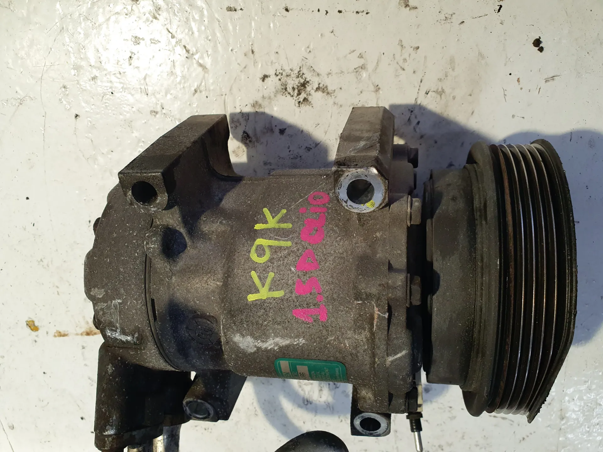 COMPRESSORE A/C con codice 5655811162 / 7700273801 / SD6VBFF da RENAULT Clio Serie (01>05) 1500 Diesel (2005)